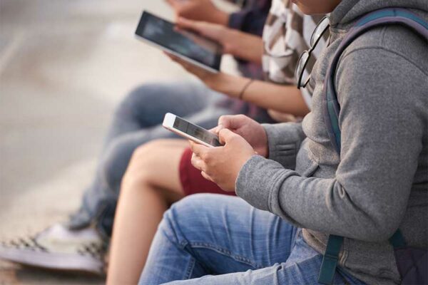 CIBERAGRESIONES EN ADOLESCENTES UN PROBLEMA URGENTE